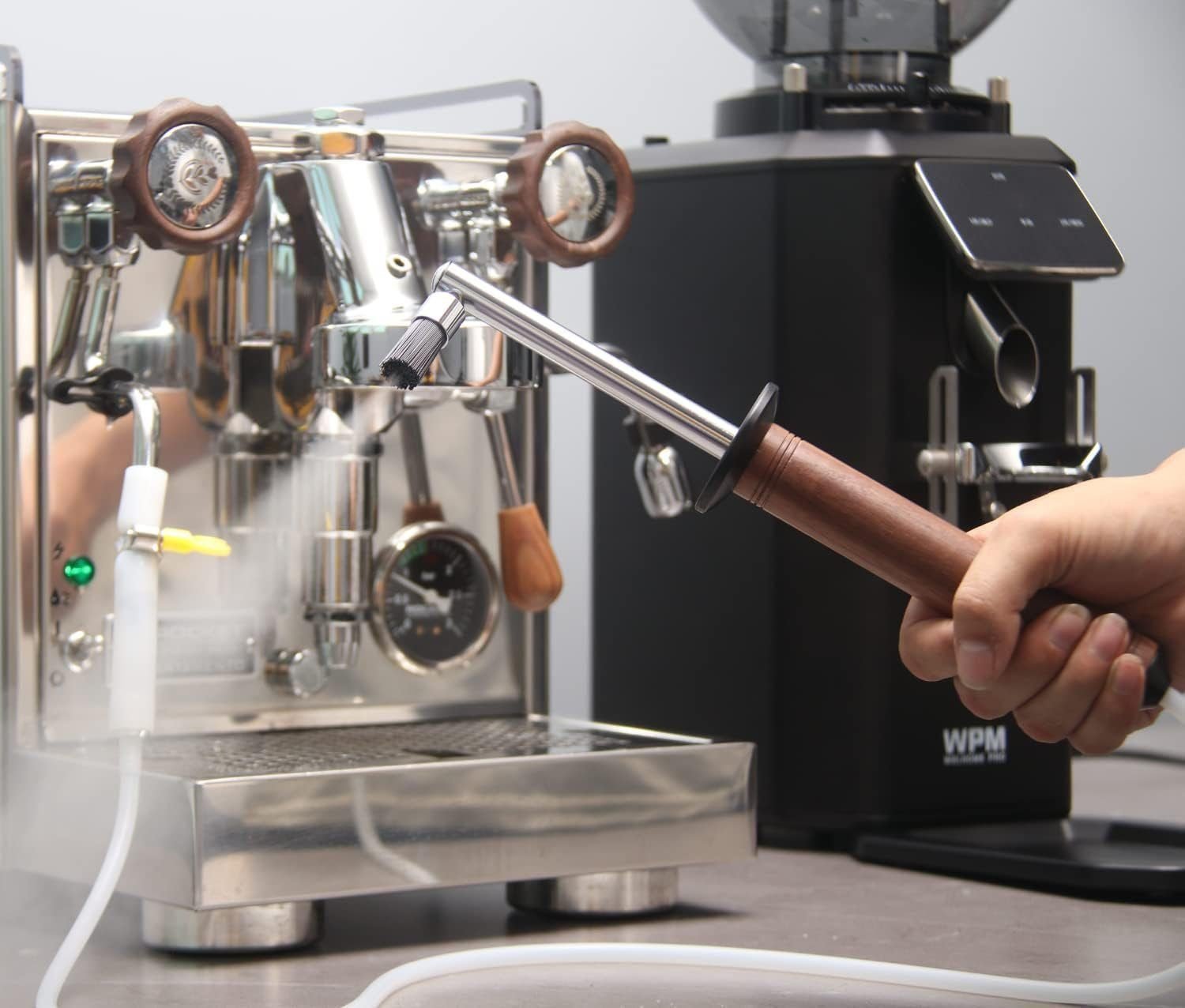 Steam cleaning brush