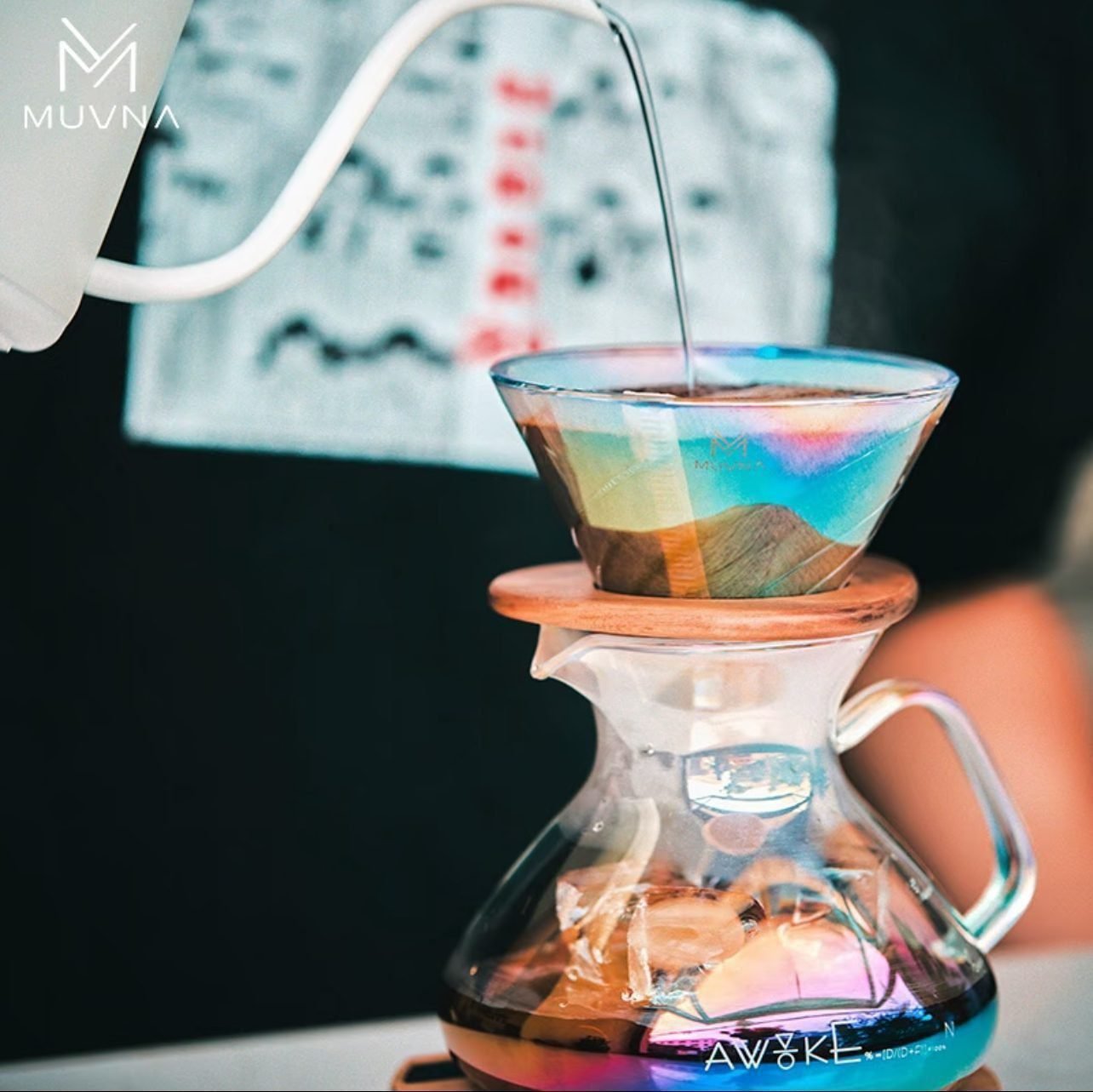 ⁦MUVNA Colorful – 450ml Pour Over Coffee Maker⁩ - الصورة ⁦6⁩