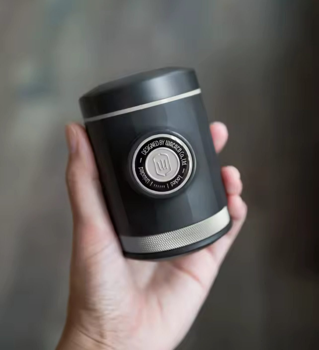 ⁦ماكينة وكاكو المحمولة لصنع الإسبريسو بيكوبريسو Wacaco Picopresso للقهوة المطحونة + شنطة حماية⁩ - الصورة ⁦6⁩