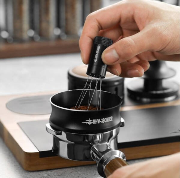 ⁦MHW-3BOMBER ESPRESSO MAGNETIC COFFEE DOSING FUNNEL⁩ - الصورة ⁦5⁩