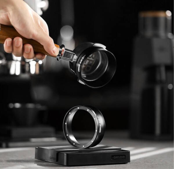 ⁦MHW-3BOMBER ESPRESSO MAGNETIC COFFEE DOSING FUNNEL⁩ - الصورة ⁦9⁩