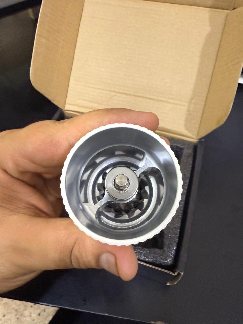 Coffee grinder - الصورة 9