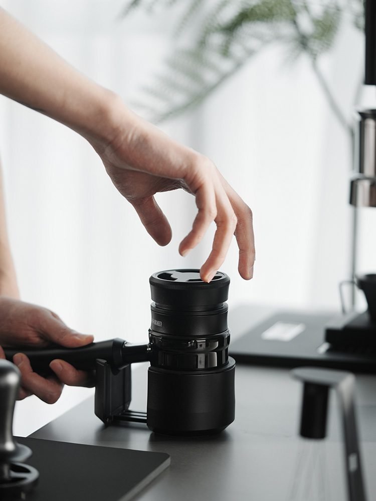 ⁦MHW-3BOMBER ASTRA COLLECTION PORTAFILTER HOLDER 51-58MM UNIVERSAL⁩ - الصورة ⁦3⁩