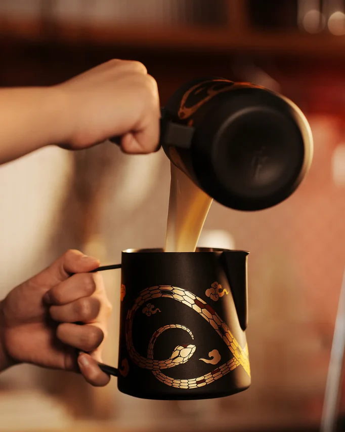 Mhw Milk pitcher 5.0-600ml- Year of the Snake Limited Edition - الصورة 3