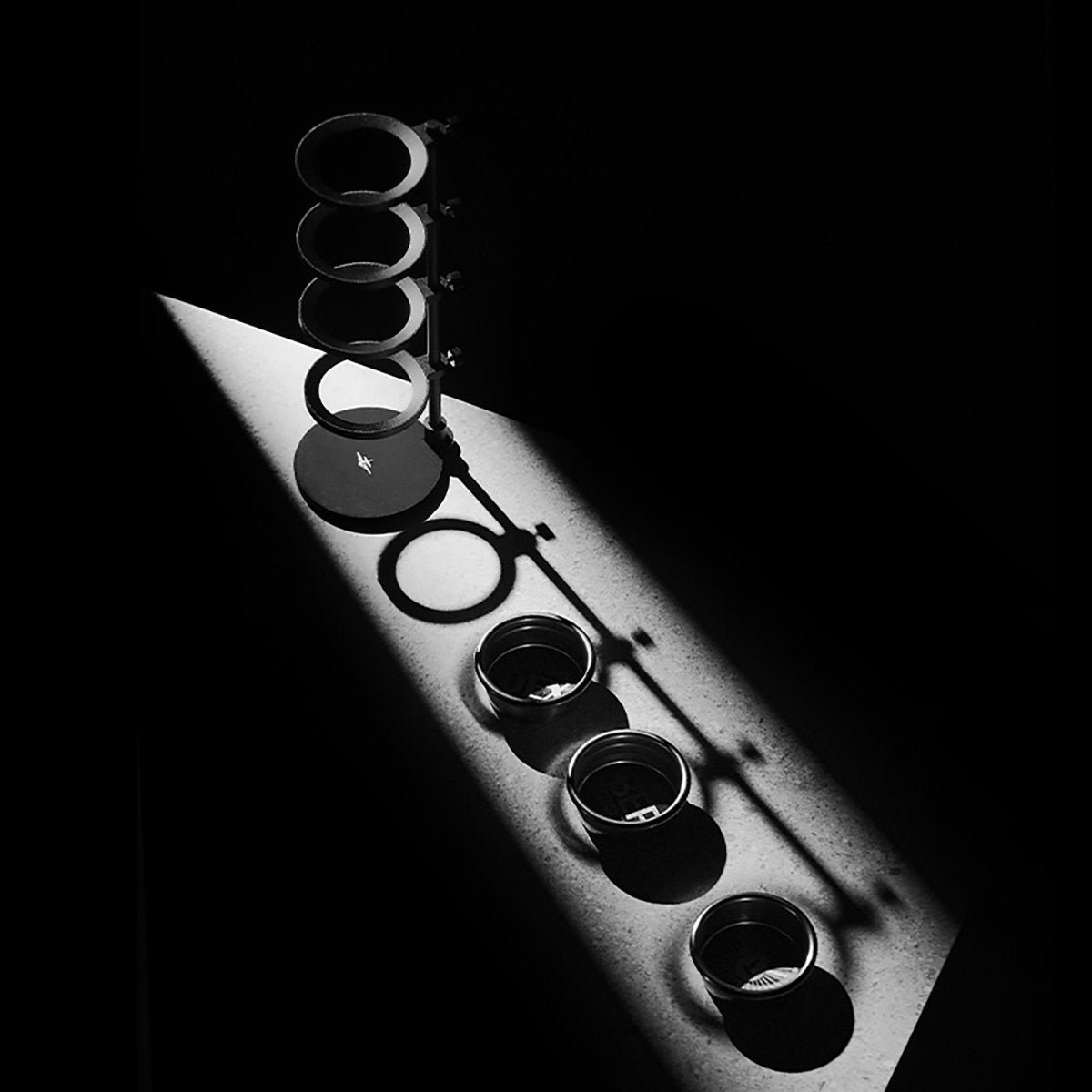 MHW-3BOMBER MAGNETIC STORAGE STAND - الصورة 8