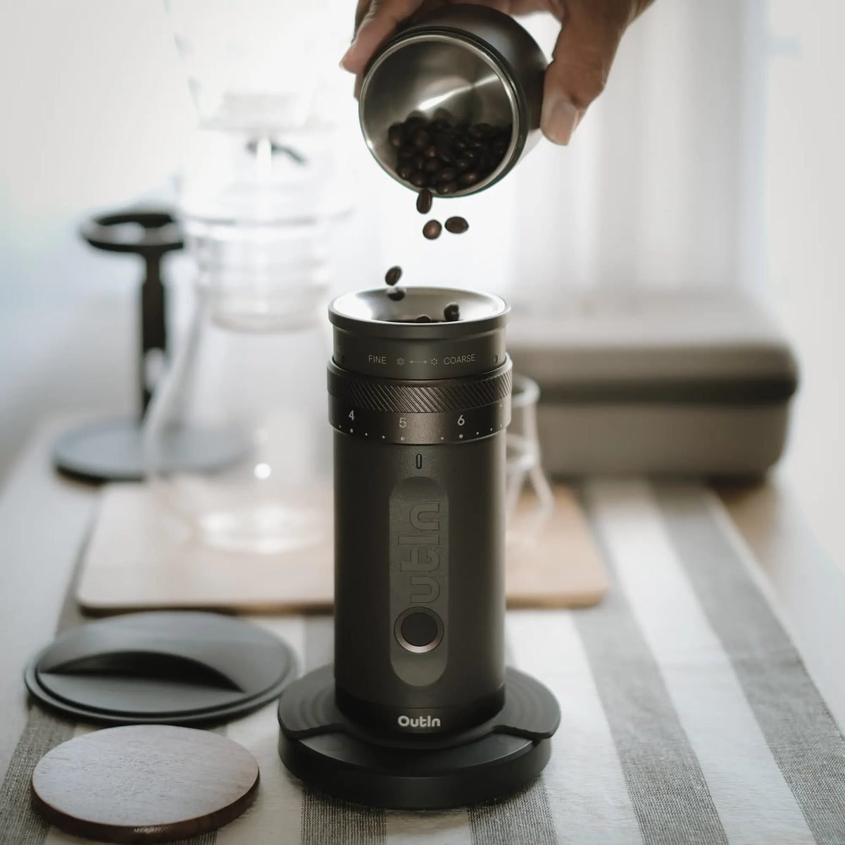 OutIn Fino Portable Electric Coffee Grinder - الصورة 5