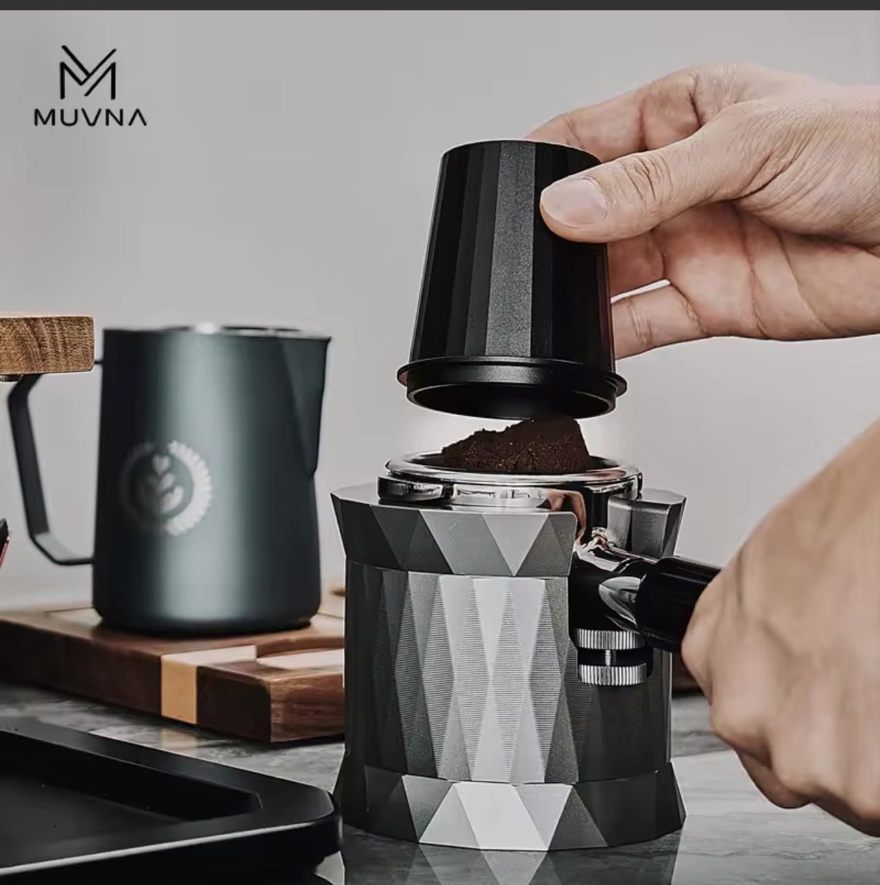 ⁦MUVNA - Dosing Cup black - Aluminum 58mm⁩ - الصورة ⁦5⁩