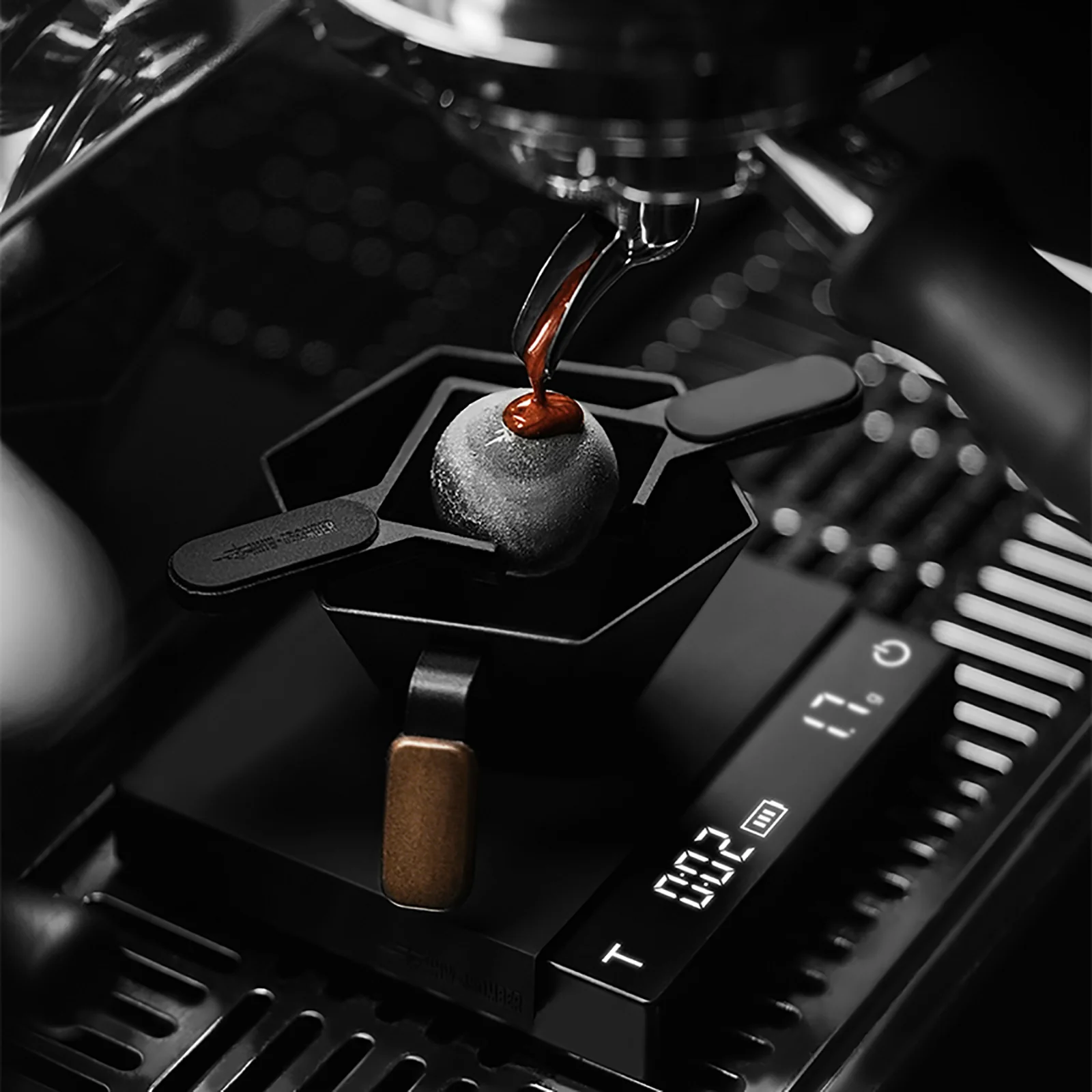 MHW-3BOMBER Smooth Espresso Chilling Ball Stand - الصورة 10