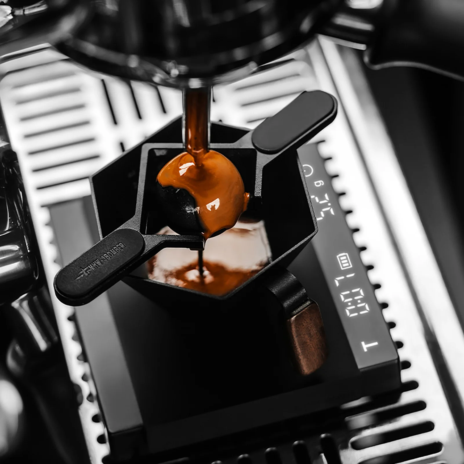 MHW-3BOMBER Smooth Espresso Chilling Ball Stand - الصورة 6