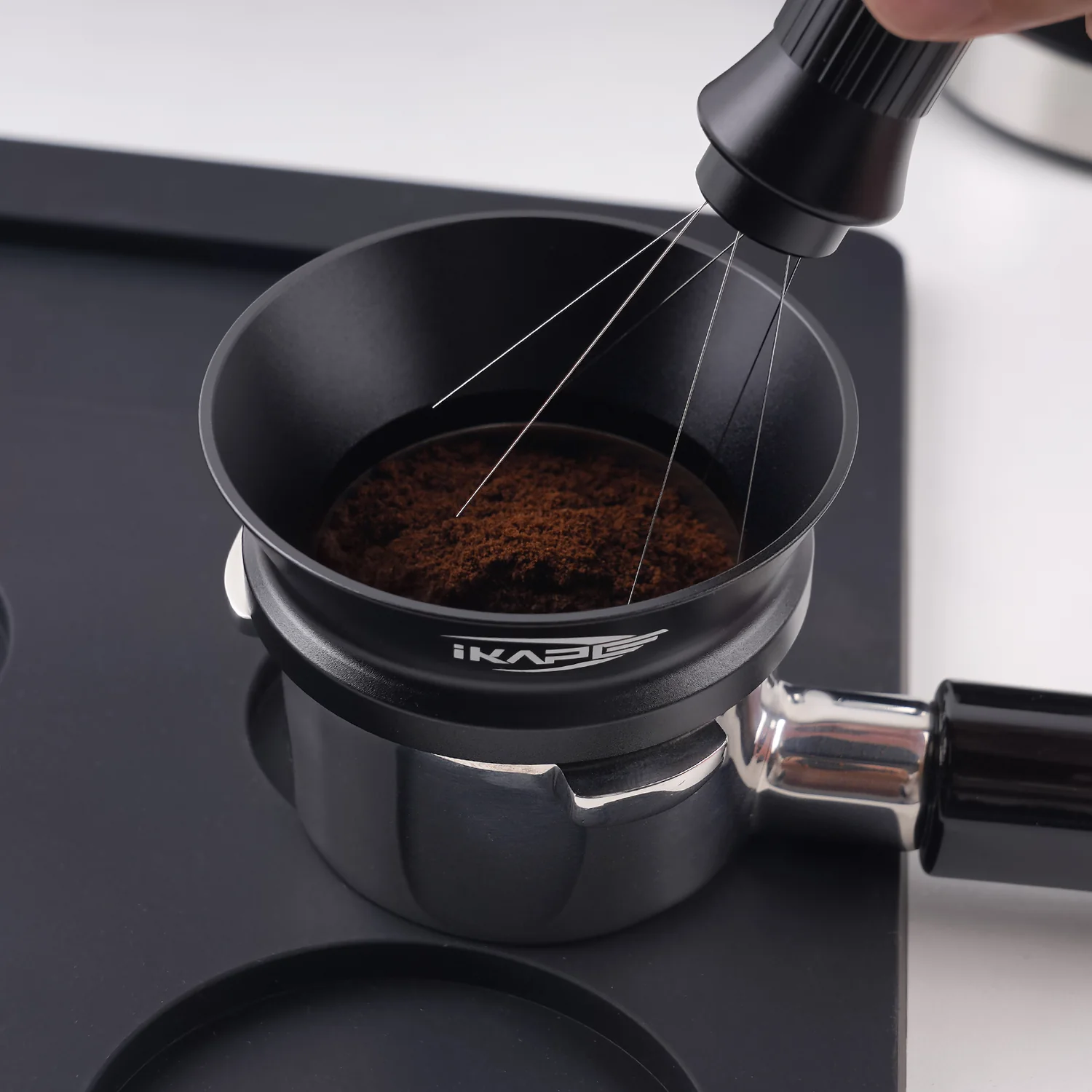 ⁦IKAPE V3 Espresso Magnetic Dosing Funnel / Non-embedded 51 mm⁩ - الصورة ⁦3⁩