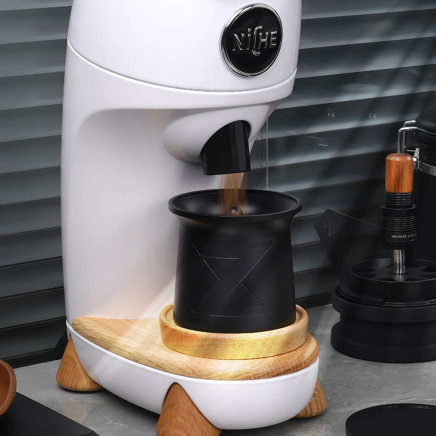 ⁦IKAPE Coffee Blind Shaker Espresso Powder V2 Receiver Cup 51 mm⁩ - الصورة ⁦4⁩